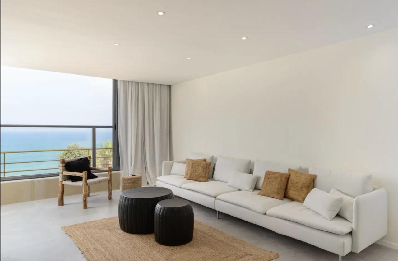 Stylish & Spacious 3 Bedroom Apartment By The Sea Нетания Экстерьер фото
